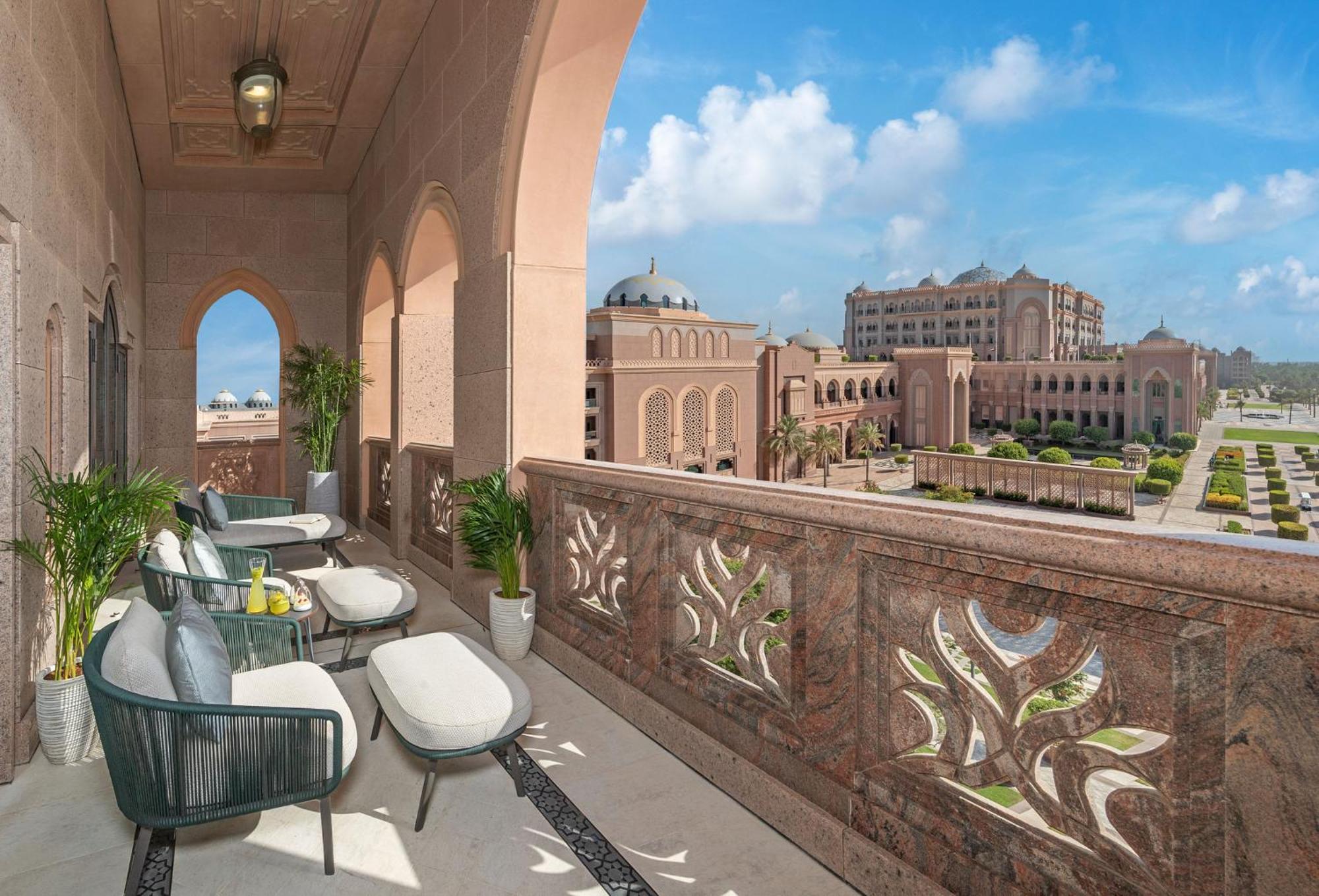 Emirates Palace Mandarin Oriental, Abú Dhabí Exteriér fotografie The Palace Downtown Dubai